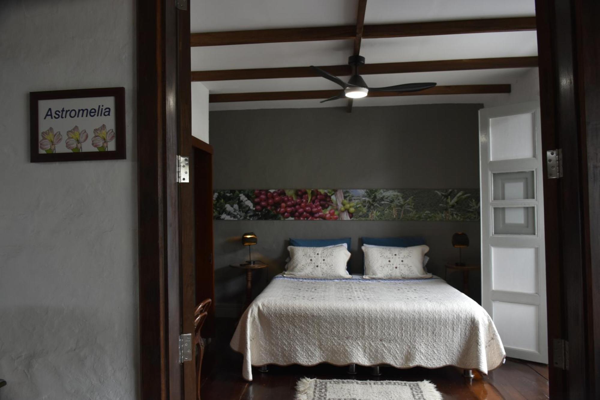 La Estancia Hotel Boutique Саламина Экстерьер фото